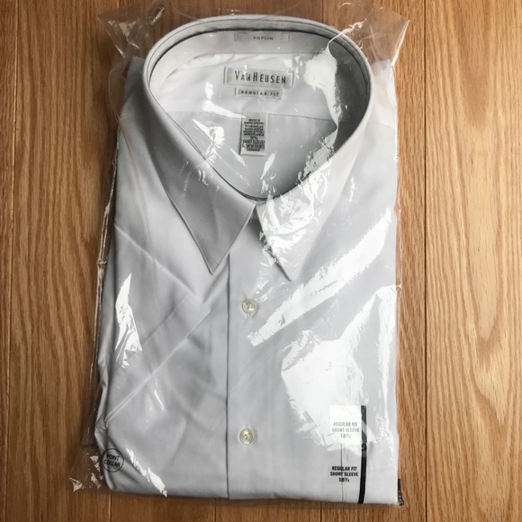 VAN HEUSEN Short Sleeve Button Down Dress Shirt - Picture 1 of 3